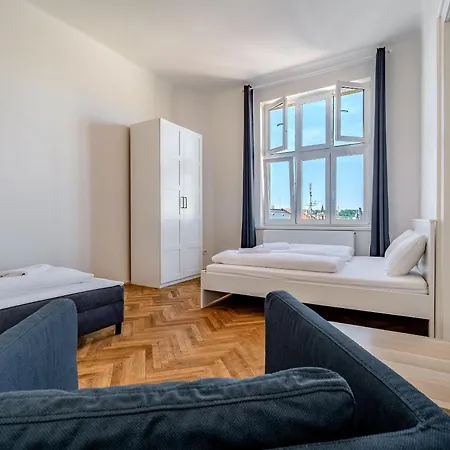 Grand Old Town Apartment *