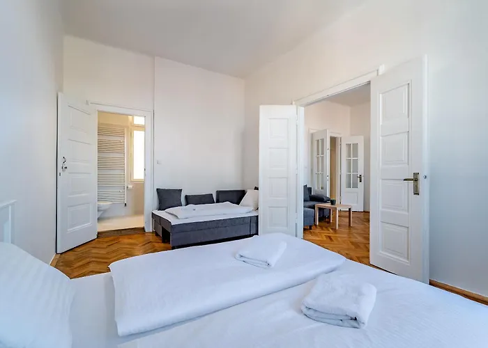 Grand Old Town Apartamento *