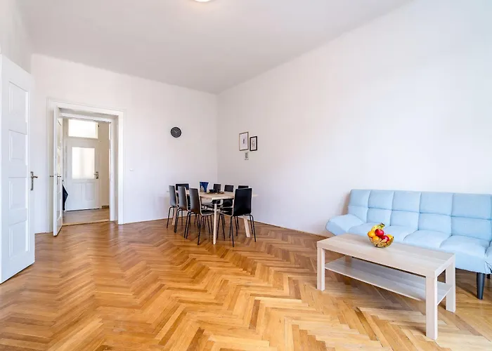 Grand Old Town Apartamento